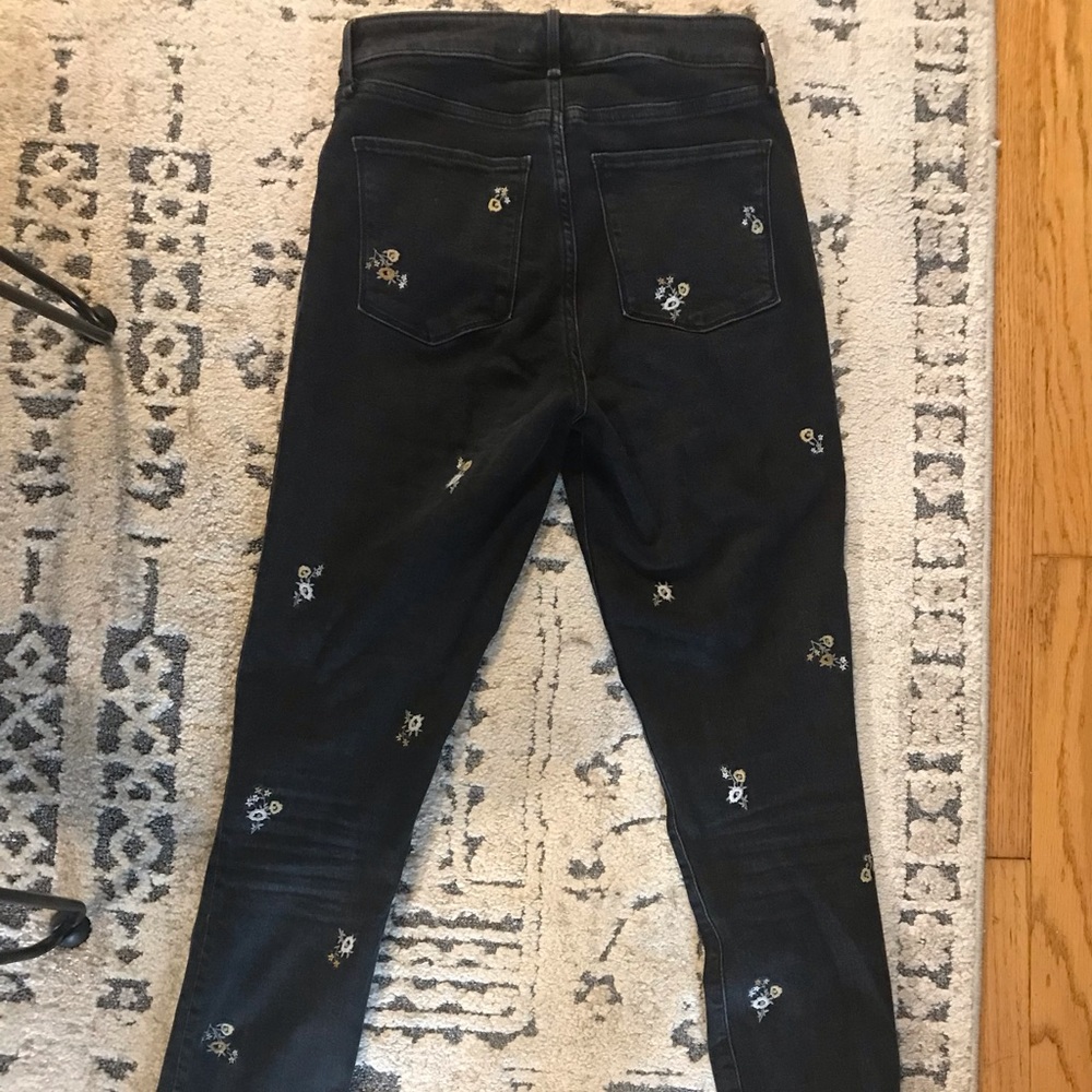 Abercrombie Crop Embroidered Jean